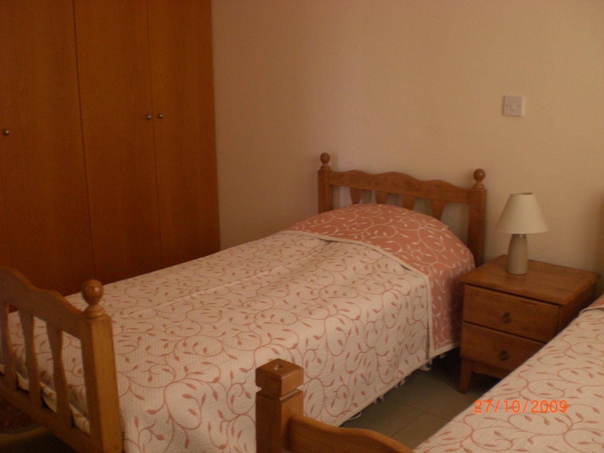 St. Lazaros Seaside Apartment Larnaca Exterior photo