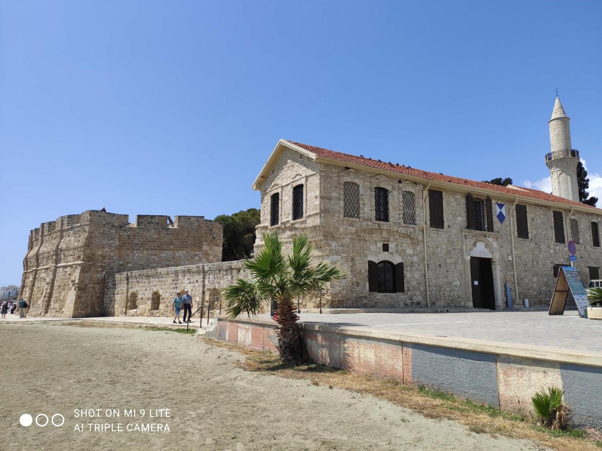 St. Lazaros Seaside Apartment Larnaca Exterior photo