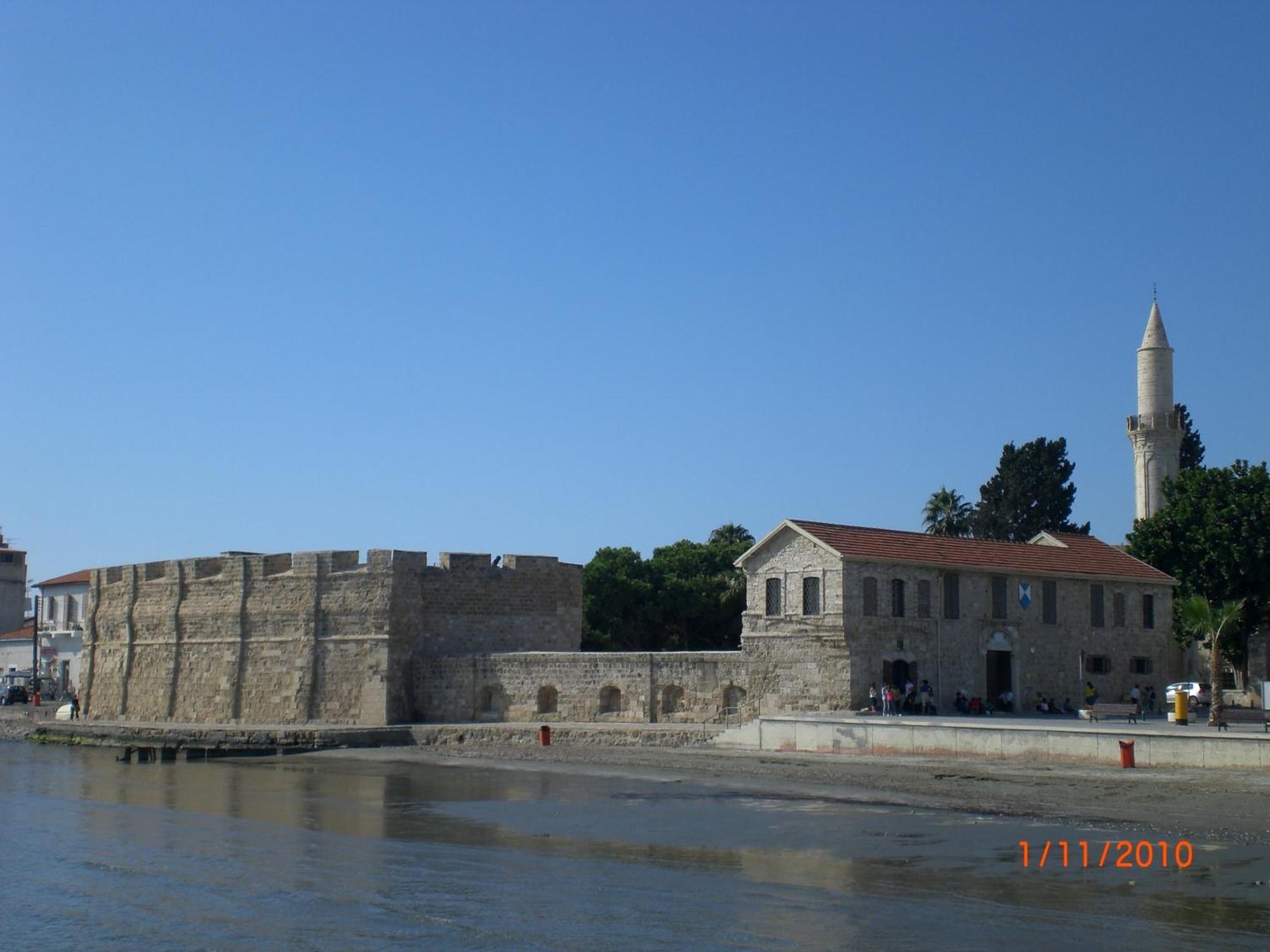 St. Lazaros Seaside Apartment Larnaca Exterior photo