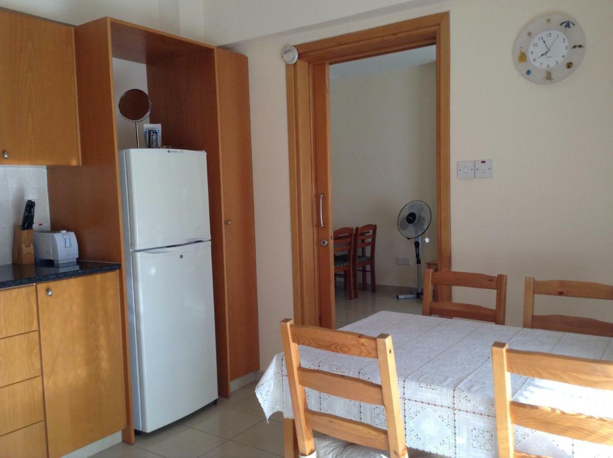 St. Lazaros Seaside Apartment Larnaca Exterior photo
